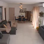 ヴィラ Papachristos *